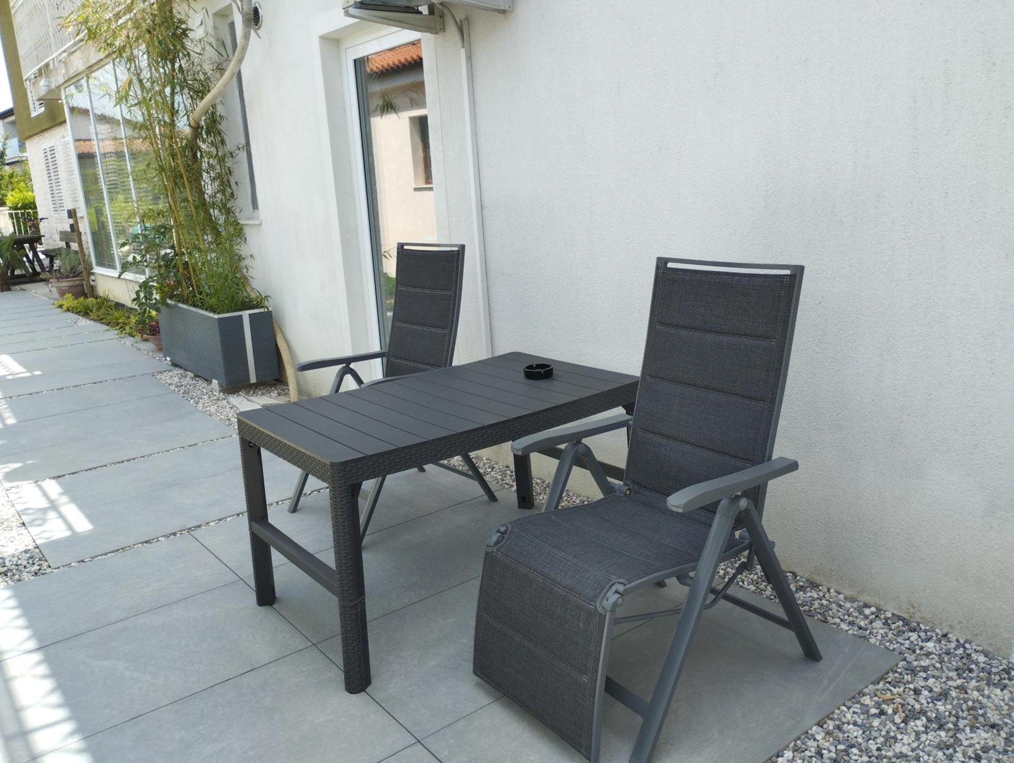 Active Apartments Копер Екстериор снимка